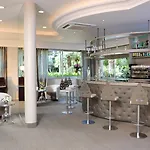 Hotell The Originals Boutique, Les Strelitzias