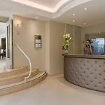 The Originals Boutique, Les Strelitzias Hotell 3*