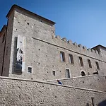 Hotell The Originals Boutique, Les Strelitzias 3*