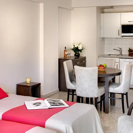 The Originals Boutique, Les Strélitzias Hotel 3*