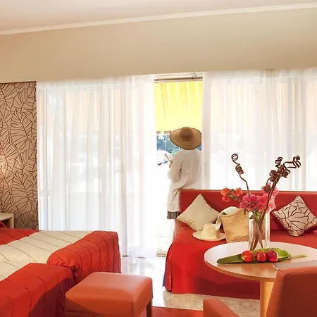 Hotel The Originals Boutique, Les Strélitzias Juan-les-Pins