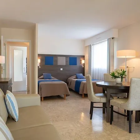 The Originals Boutique, Les Strélitzias 3*