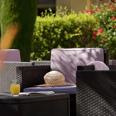 The Originals Boutique, Les Strélitzias Hotel 3*