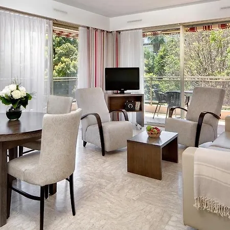 The Originals Boutique, Les Strelitzias Hotel 3*