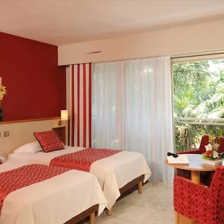 The Originals Boutique, Les Strélitzias 3*
