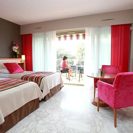 Hotel The Originals Boutique, Les Strélitzias 3*