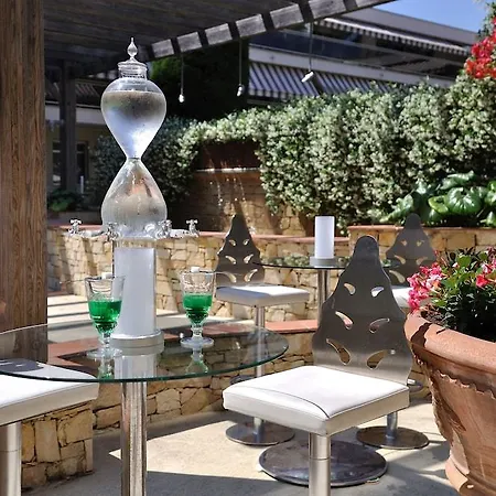 The Originals Boutique, Les Strélitzias 3* Juan-les-Pins