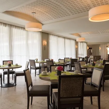 The Originals Boutique, Les Strélitzias Hotel