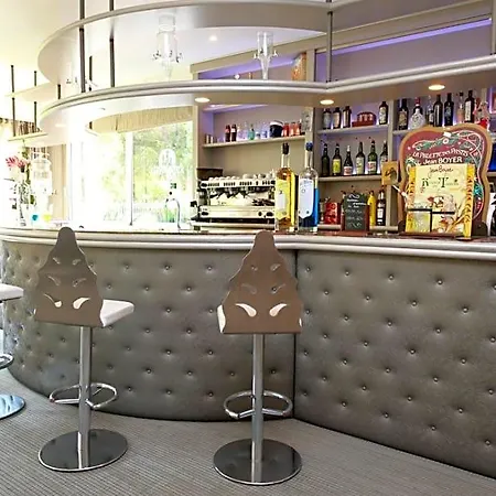 The Originals Boutique, Les Strelitzias 3* Juan-les-Pins