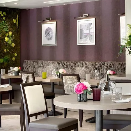 The Originals Boutique, Les Strélitzias 3*