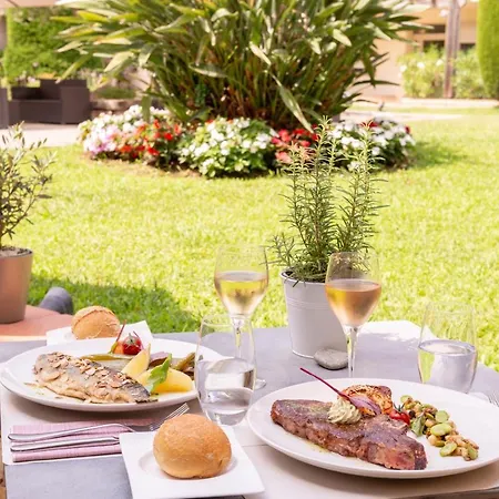 The Originals Boutique, Les Strélitzias Hotel 3*